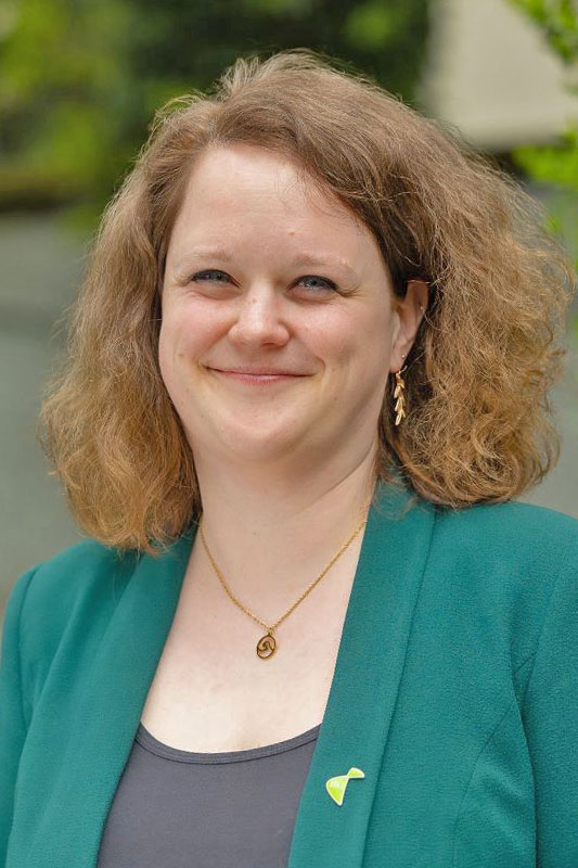 Maria-Theresia Kölbl<br />
Bistum Regensburg – Bischöfliches Ordinariat<br />
